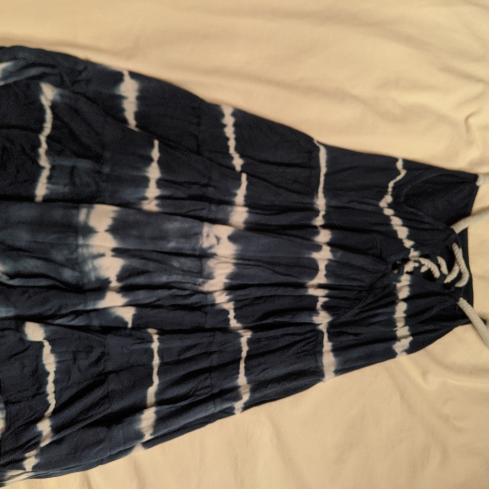 Cover-up - Picture 2 of 5